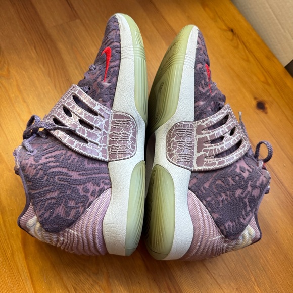 Nike kd 14 NRG Valentine's Day sneakers size 8.5 - Picture 7 of 16